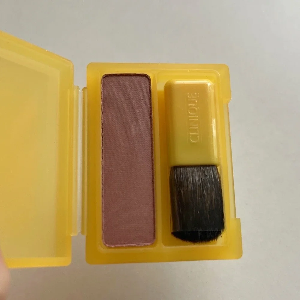 Clinique Sheer Powder Blusher 04 Sweetcheeks NOS Yellow Case .09 oz 2.5 g TRAVEL